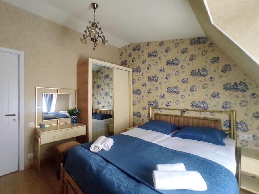 Apartment In Agmashenebeli Тбилиси Екстериор снимка